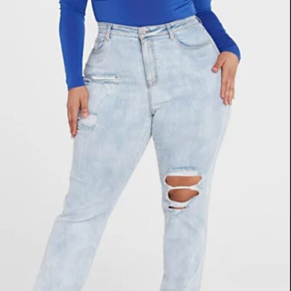 #3❤️ NWT HIGH RISE RIPPED KNEE STRAIGHT LEG JEANS - Picture 1 of 5